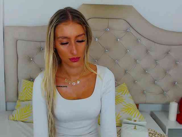 NatalieFlirt webcam