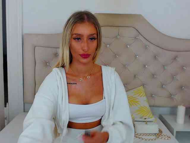 NatalieFlirt webcam