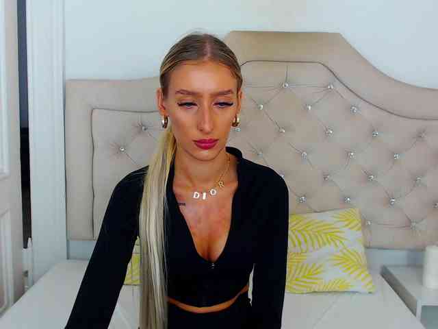 NatalieFlirt webcam