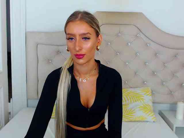 NatalieFlirt webcam