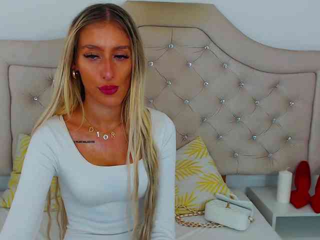 NatalieFlirt webcam