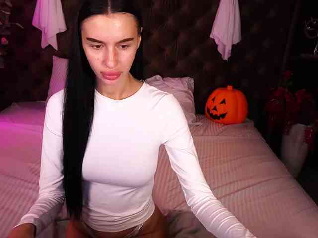 SnowWhiteee webcam