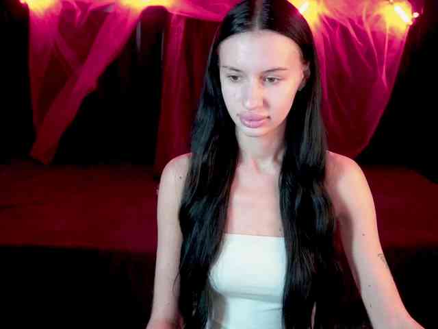 SnowWhiteee webcam