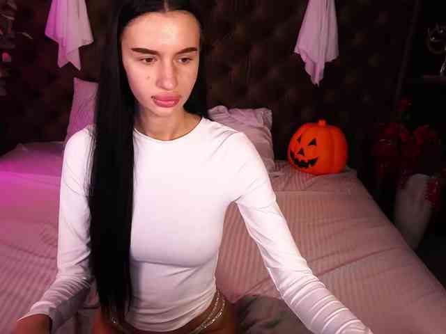 SnowWhiteee webcam