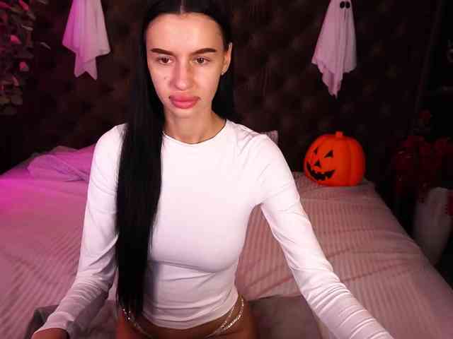 SnowWhiteee webcam