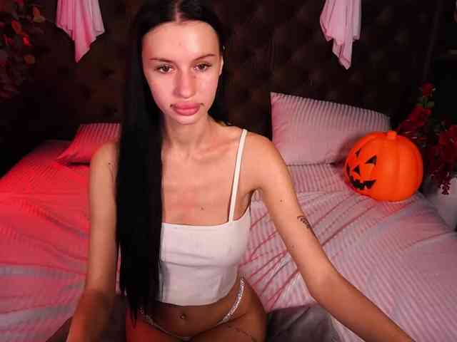 SnowWhiteee webcam