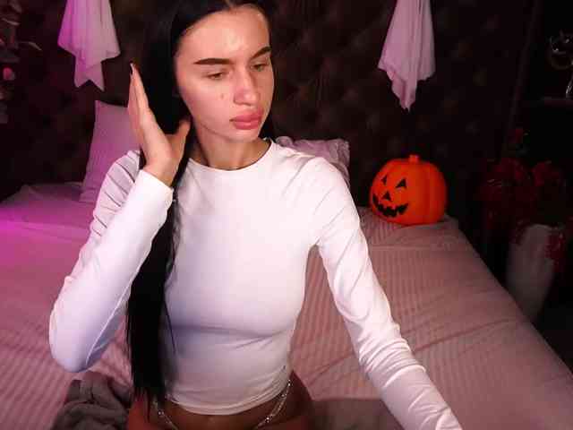 SnowWhiteee webcam