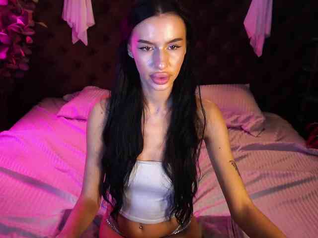 SnowWhiteee webcam