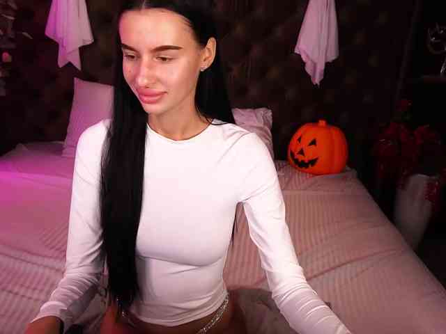 SnowWhiteee webcam