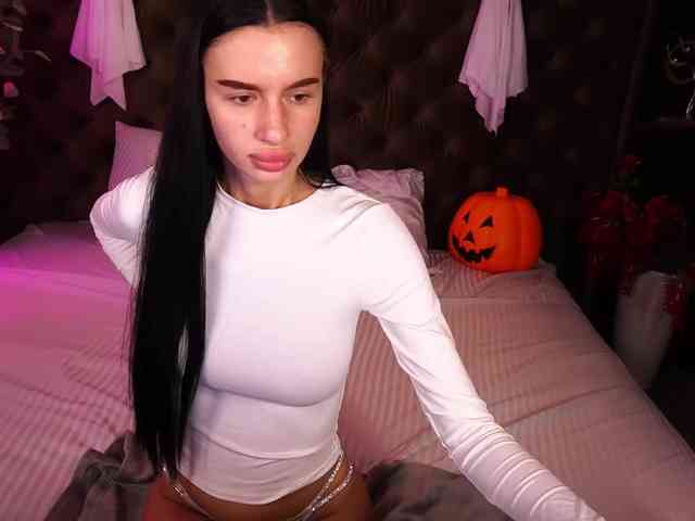 SnowWhiteee webcam