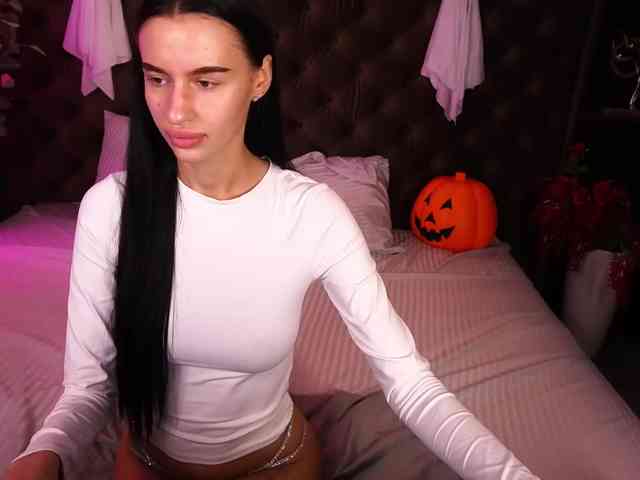 SnowWhiteee webcam