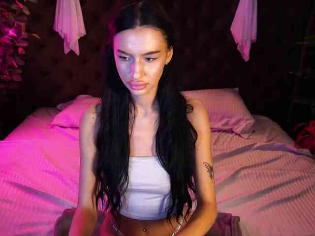 SnowWhiteee webcam