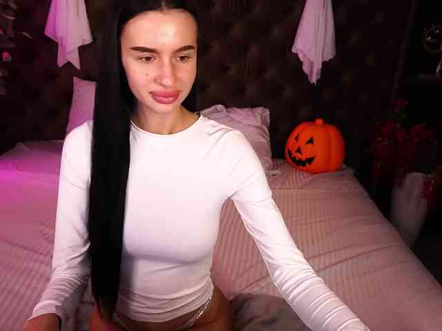 SnowWhiteee webcam