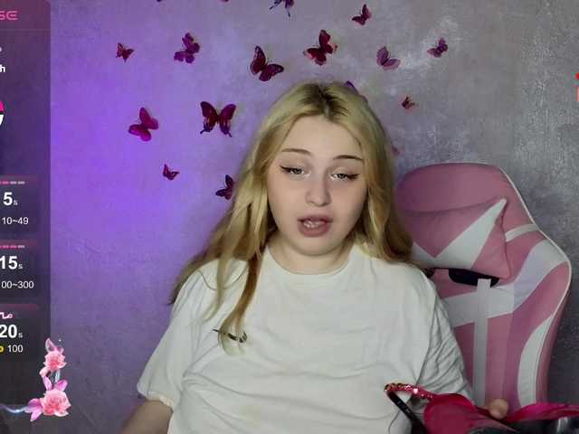 BlondeBond webcam
