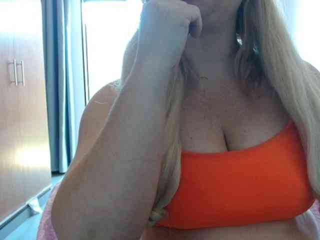 sexymommy77 webcam