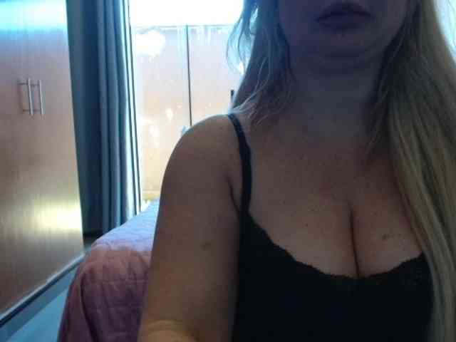 sexymommy77 webcam