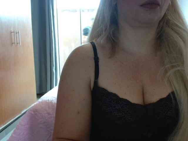 sexymommy77 webcam