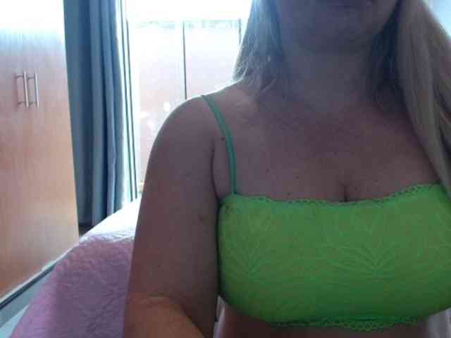 sexymommy77 webcam