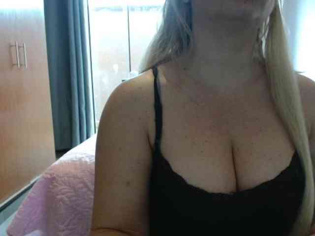 sexymommy77 webcam