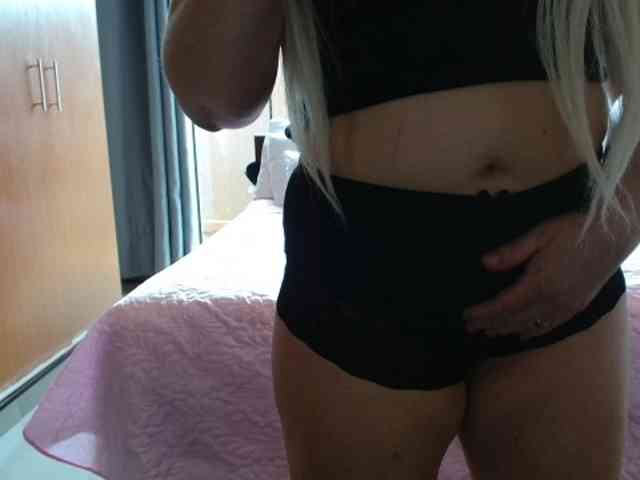 sexymommy77 webcam