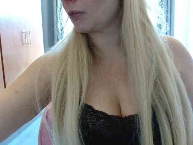 sexymommy77 webcam