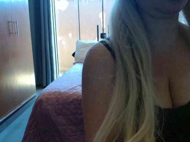 sexymommy77 webcam