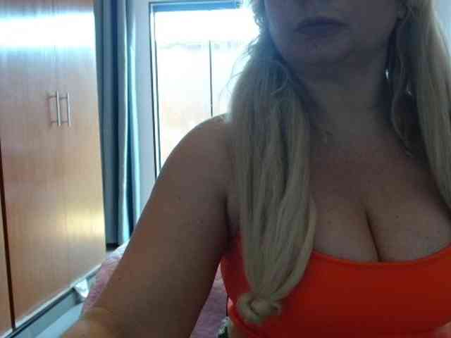 sexymommy77 webcam