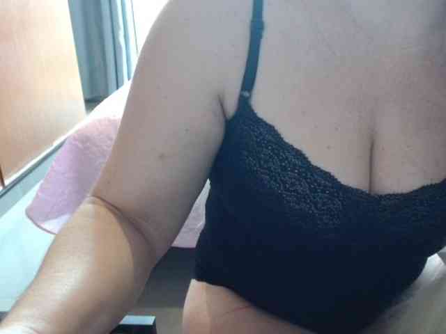 sexymommy77 webcam