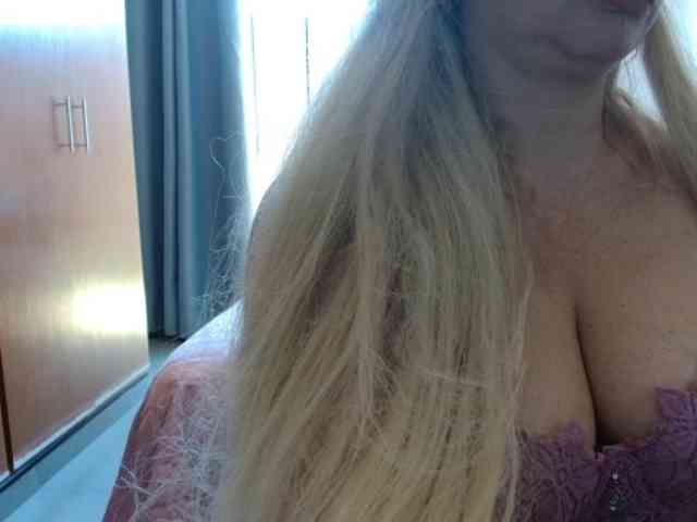 sexymommy77 webcam