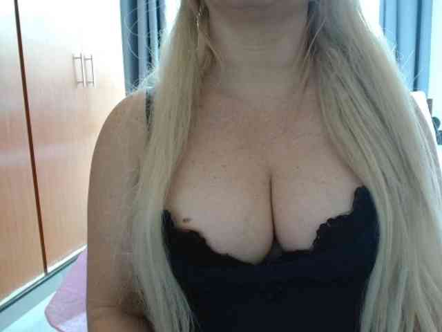 sexymommy77 webcam