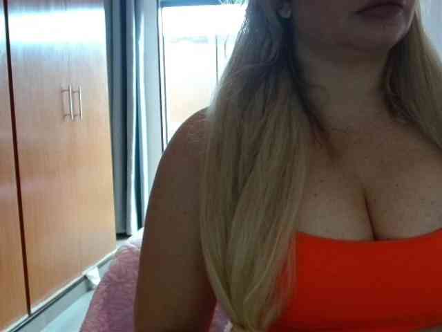 sexymommy77 webcam