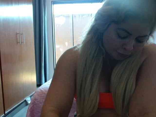 sexymommy77 webcam