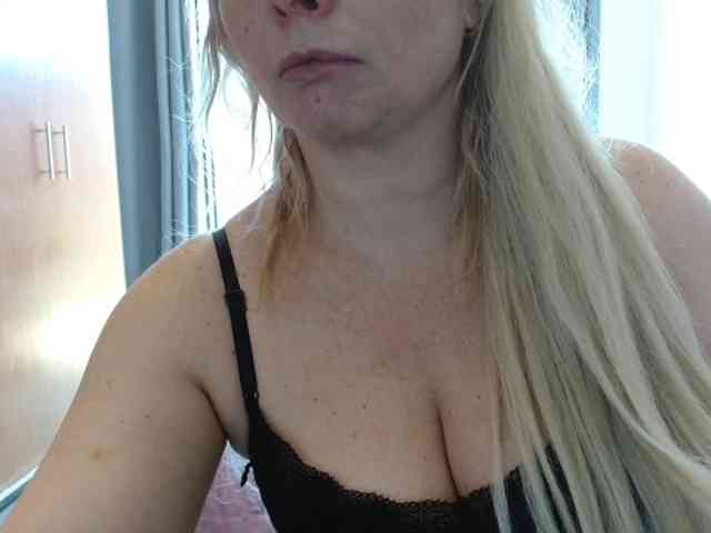 sexymommy77 webcam