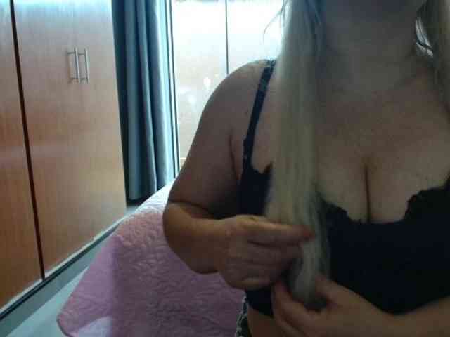 sexymommy77 webcam