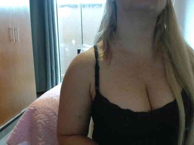 sexymommy77 webcam