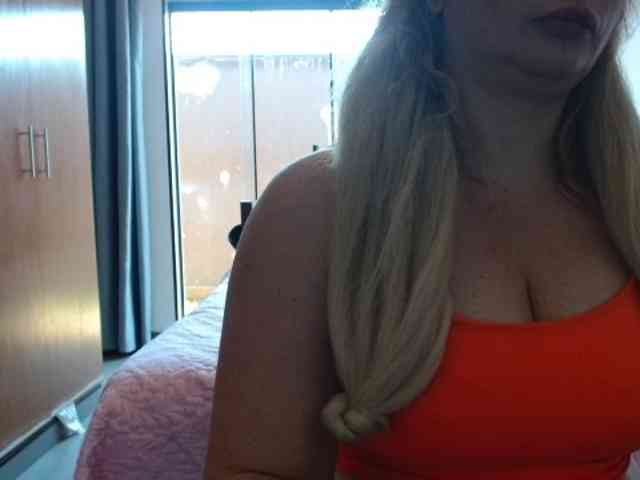 sexymommy77 webcam