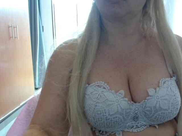 sexymommy77 webcam