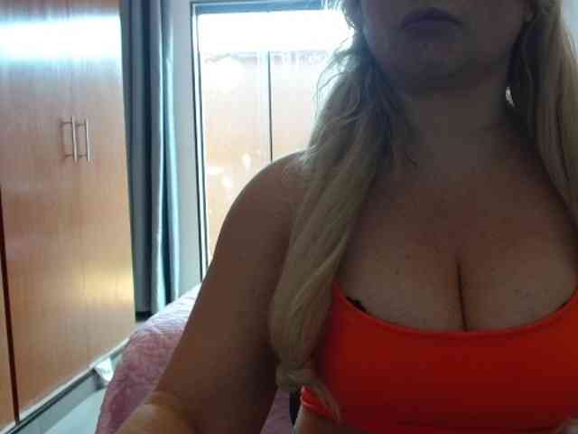 sexymommy77 webcam