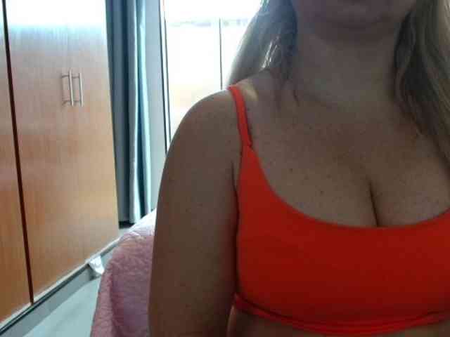 sexymommy77 webcam
