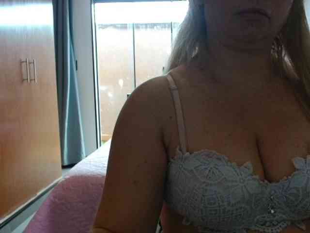 sexymommy77 webcam