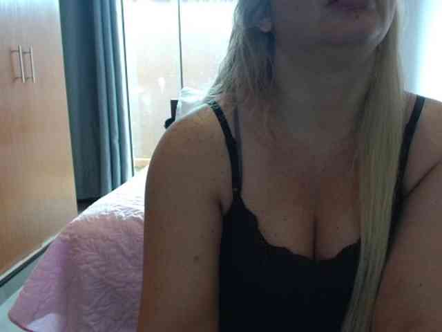 sexymommy77 webcam
