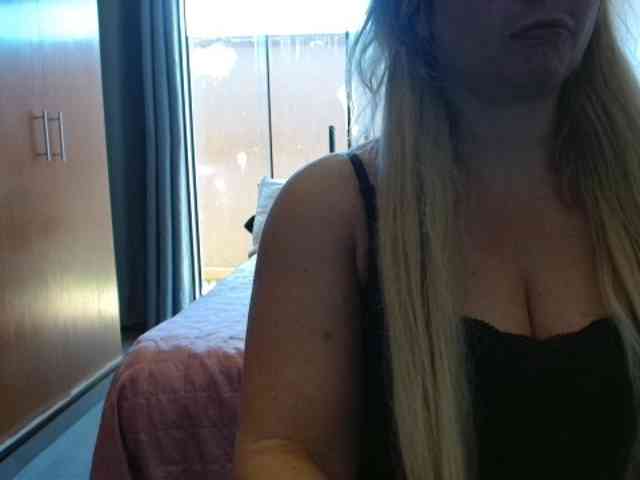 sexymommy77 webcam
