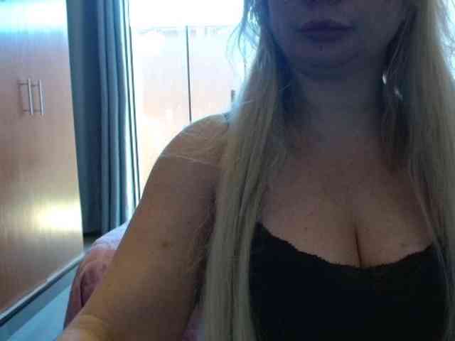 sexymommy77 webcam