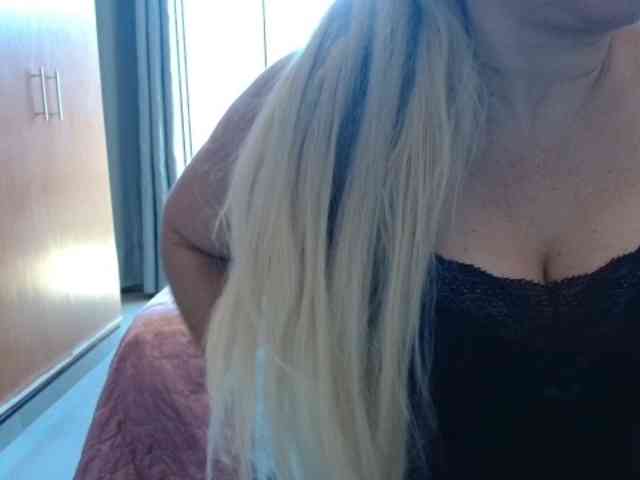 sexymommy77 webcam