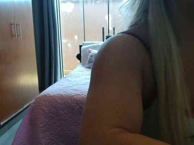 sexymommy77 webcam