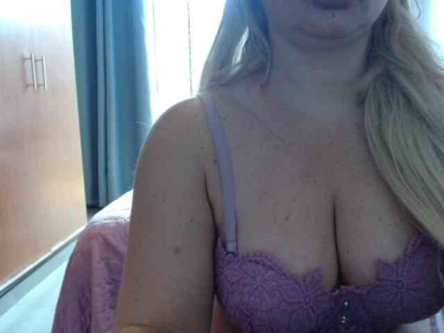 sexymommy77 webcam