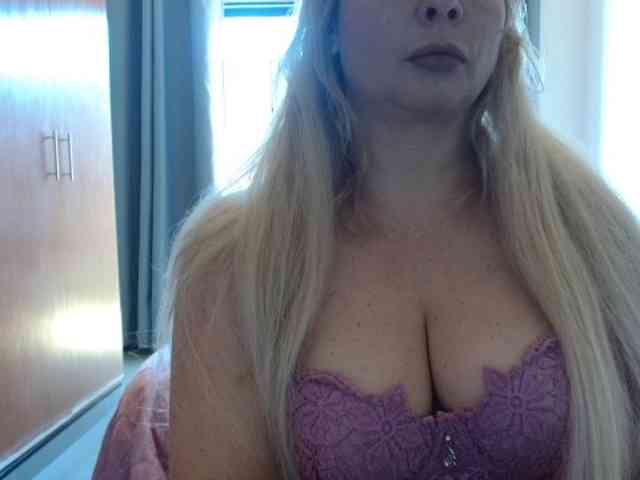 sexymommy77 webcam
