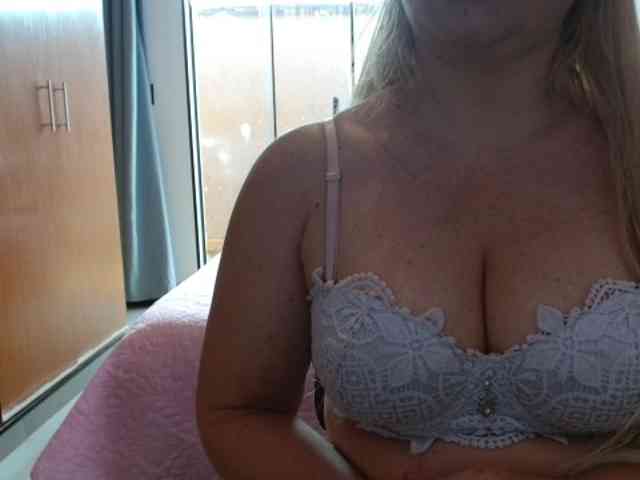 sexymommy77 webcam