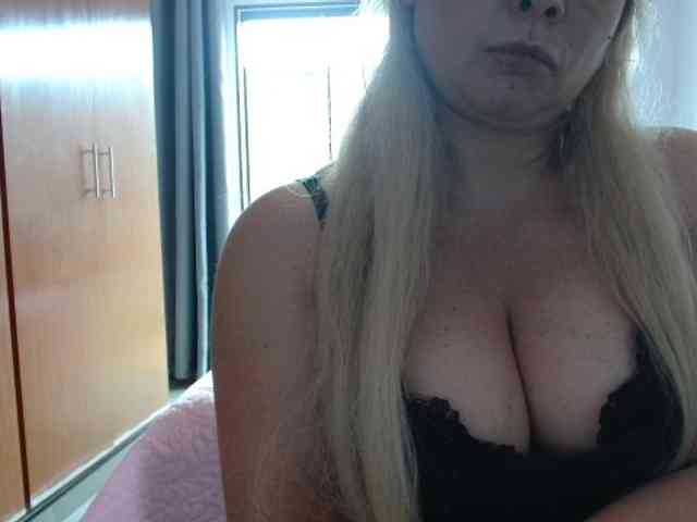 sexymommy77 webcam