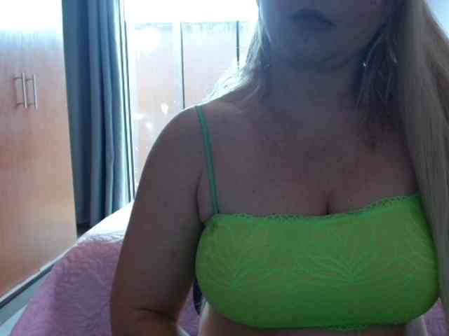 sexymommy77 webcam